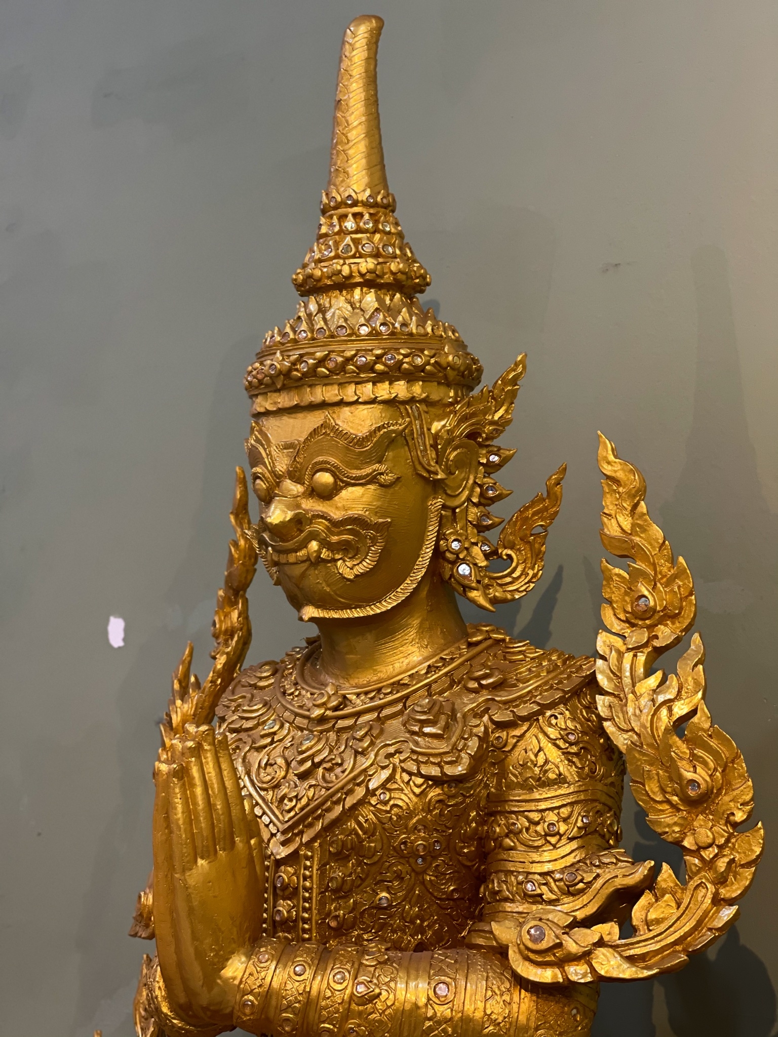 สุดสาคร ชายเสม