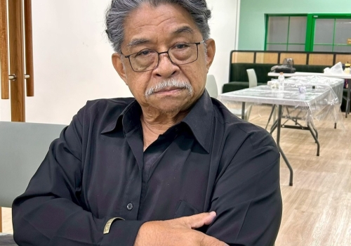 ศาสตราจารย์เกียรติคุณปรีชา เถาทอง ศิลปินแห่งชาติ สาขาทัศนศิลป์ (จิตรกรรม) พุทธศักราช 2552